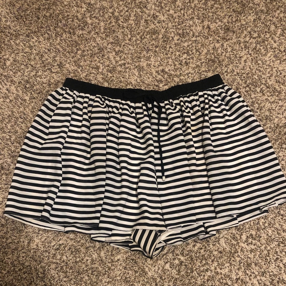 Torrid Striped Flowy Chiffon Elastic Waist Shorts
